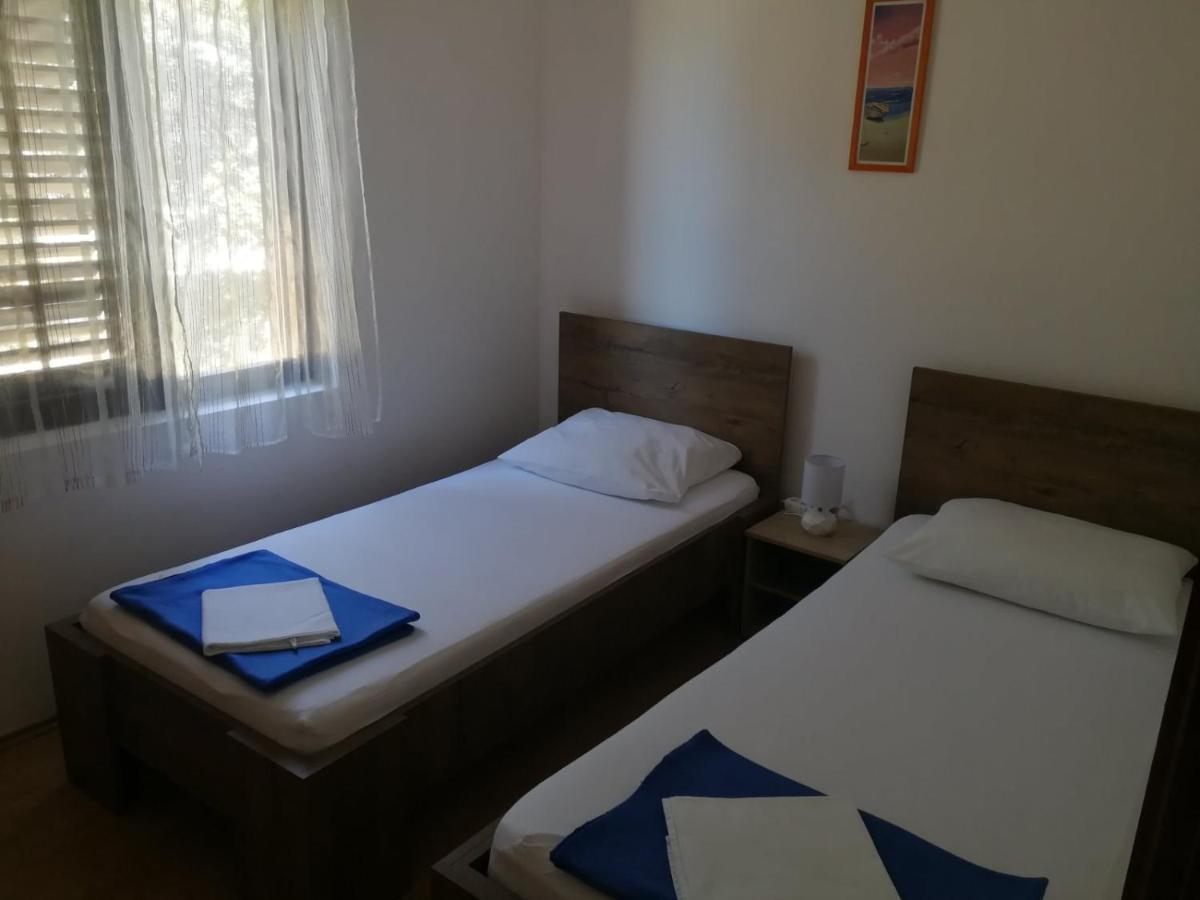 Apartman Cemeljic Apartment มันเดร ภายนอก รูปภาพ