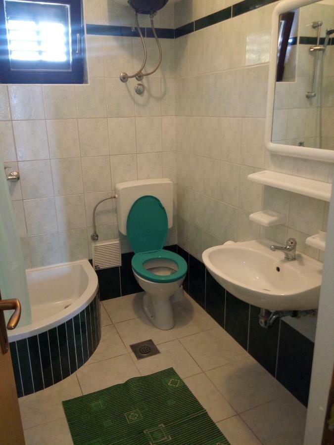 Apartman Cemeljic Apartment มันเดร ภายนอก รูปภาพ